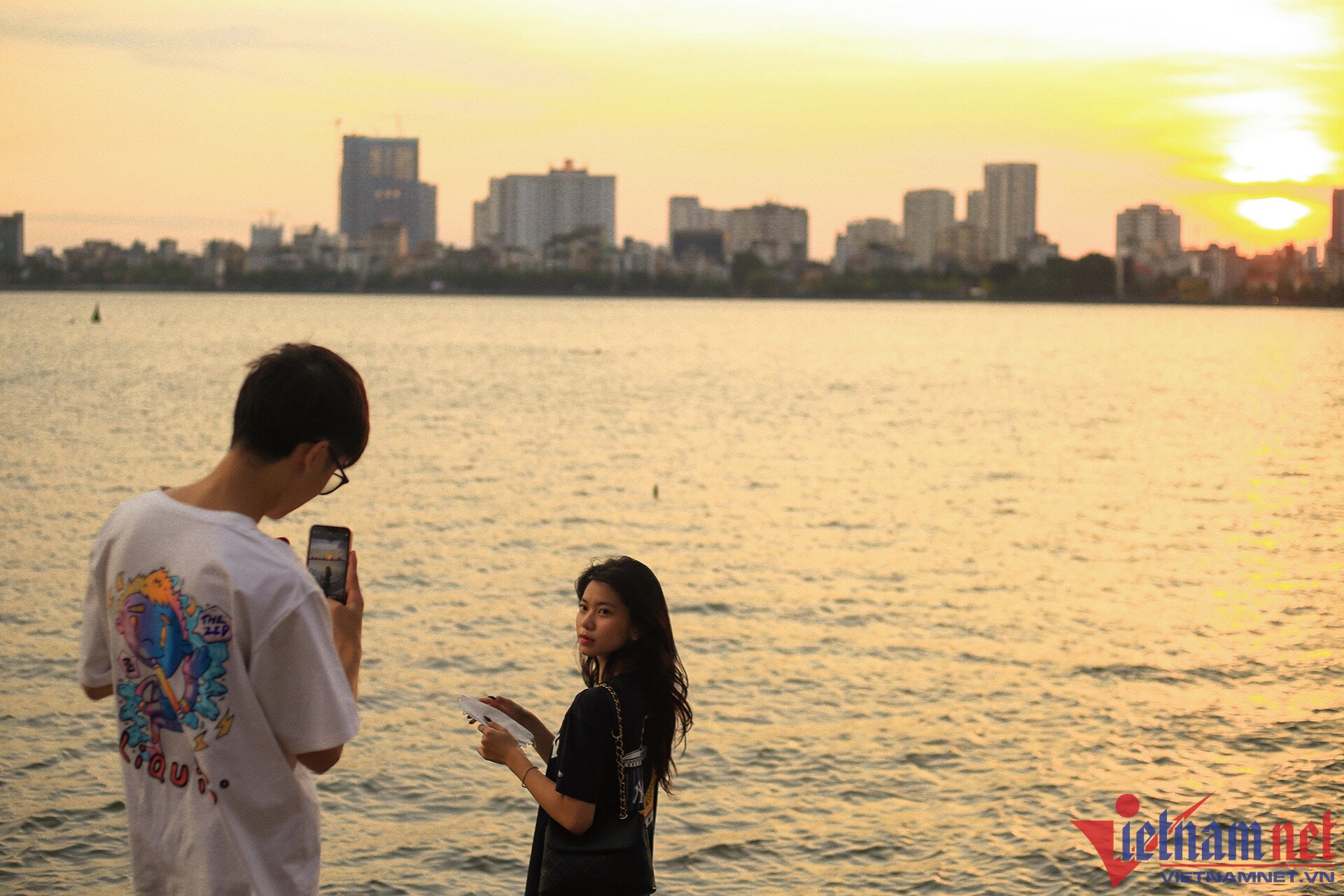Nhiều người ưa thích không gian thoáng đãng ở Hồ Tây