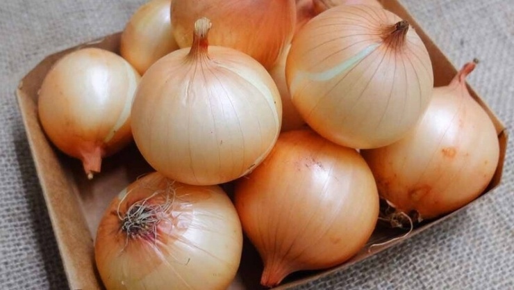 Hành tây giàu dưỡng chất và mang lại nhiều lợi ích cho sức khỏe, nhưng không phải ai cũng phù hợp với loại thực phẩm này