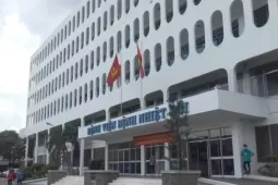Ba học sinh cùng trường mắc não mô cầu, một em đã tử vong