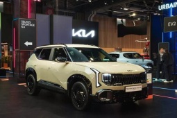Vén màn Kia Seltos Hybrid thế hệ mới, màn hình khủng