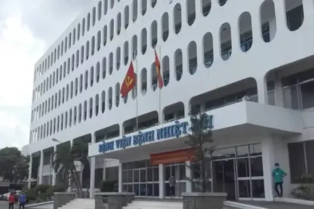 Ba học sinh cùng trường mắc não mô cầu, một em đã tử vong