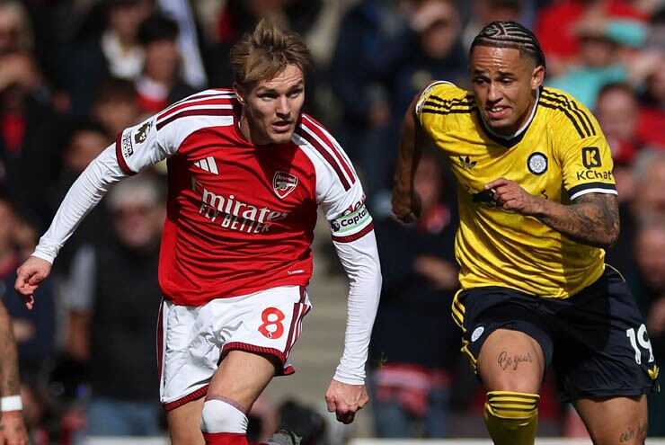 Leeds từng khiến Arsenal gặp nhiều khó khăn