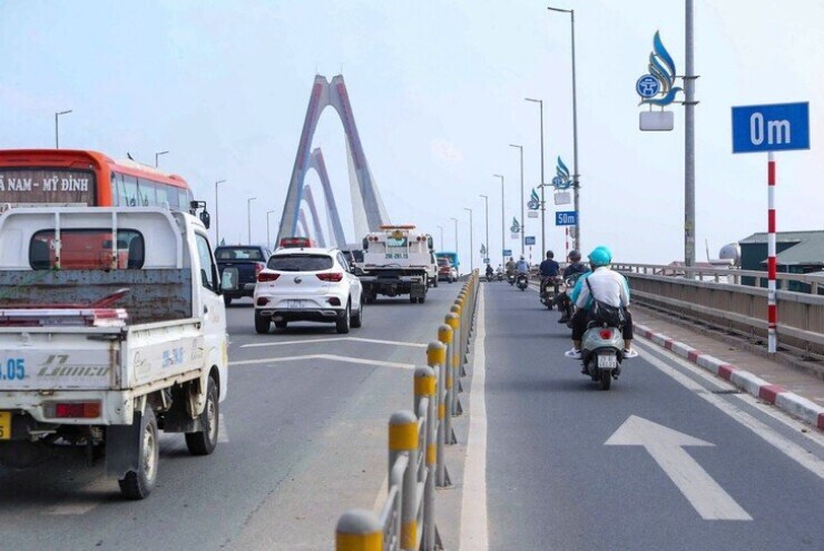 Xe phía trước bất ngờ giảm tốc, tài xế có bị phạt lỗi không giữ khoảng cách?