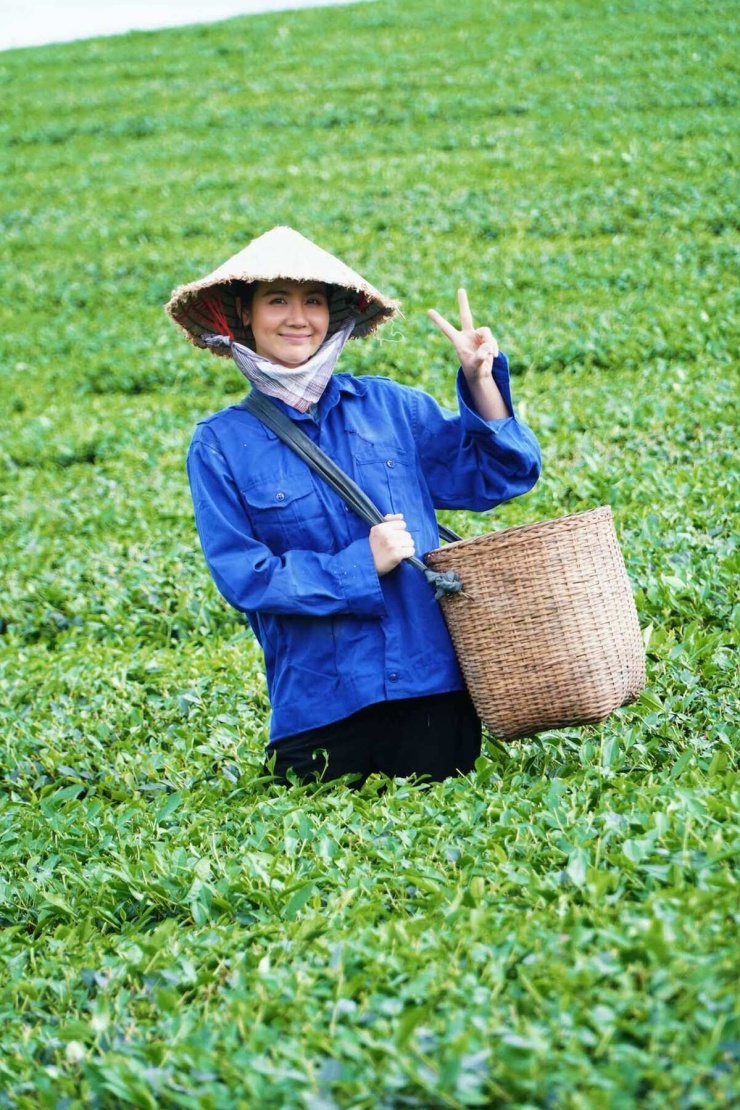 Ảnh sao 18/10: Mai Phương Thuý gợi cảm với mốt khoe nội y - 10
