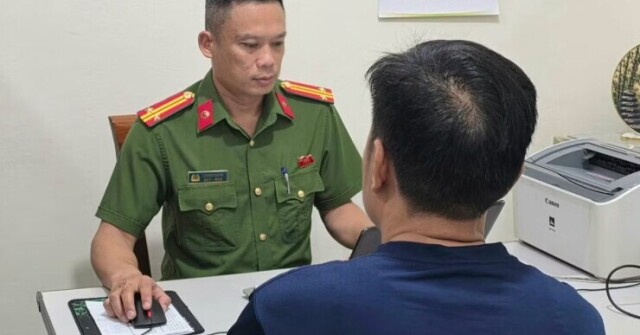 Công an làm việc với người đàn ông lái ô tô vứt rác bên đường gây phẫn nộ