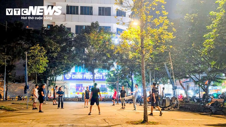 Người dân nơi đây mong muốn công viên Lãm Làng trở lại đúng chức năng là không gian sinh hoạt cộng đồng, vui chơi, giải trí lành mạnh.