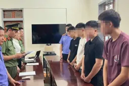 Bắt giữ 4 thanh niên sử dụng trái phép vũ khí quân dụng