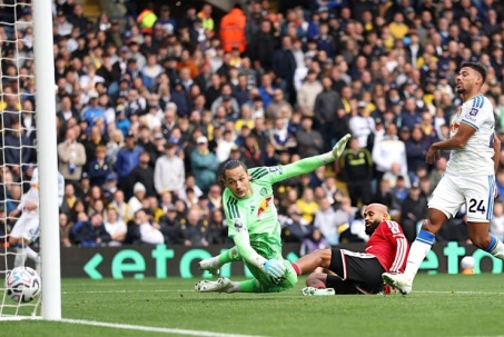 Video bóng đá Leeds - MU: Cầm vàng lại để vàng rơi (Ngoại hạng Anh)