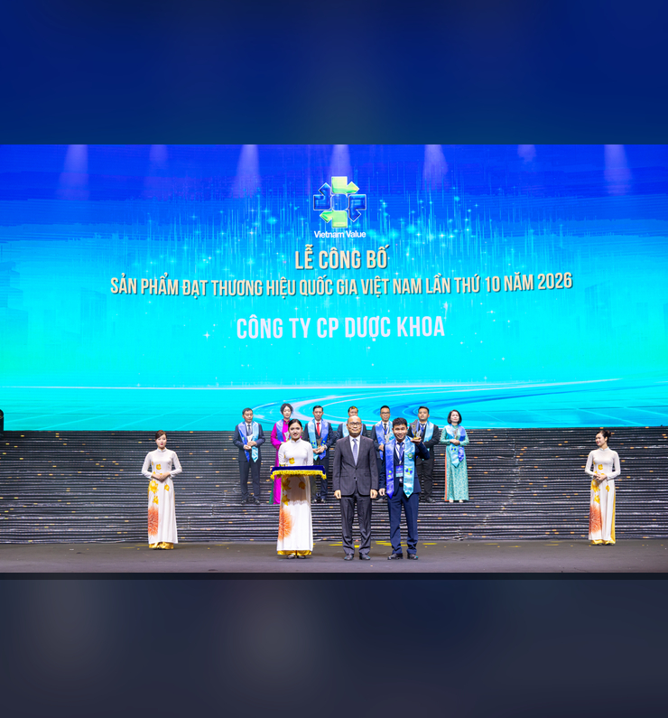 Sân khấu Lễ công bố sản phẩm đạt Thương hiệu quốc gia Việt Nam lần thứ 10 với chủ đề “Dòng chảy Thương hiệu Việt”.