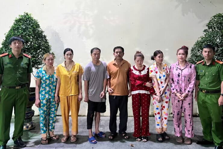 Từ 2 quán karaoke mại dâm, triệt phá đường dây cá độ bóng đá “khủng”