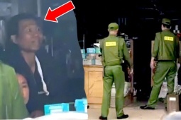 Nghẹt thở giải cứu nữ nhân viên bị kẻ lạ mặt dí dao khống chế