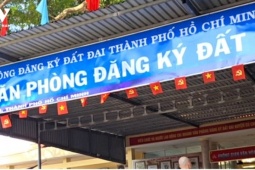 TP.HCM: "Cò dịch vụ" hét giá 45 triệu đồng làm sổ đỏ nhanh trong 3 ngày