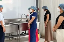 48 học sinh bất thường sức khỏe, phát hiện trực khuẩn mủ xanh trong nước uống ở trường