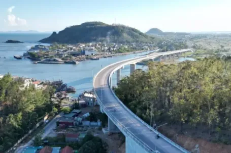 Yêu cầu rà soát biển báo trong vụ tài xế 'mắc kẹt' vì biển 40km/h bủa vây dọc đường