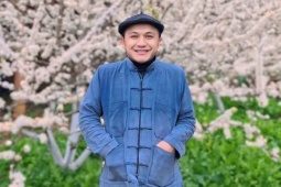 Chàng trai Mông kéo du khách đến Đồng Văn bằng điệu nhảy từ nương ngô