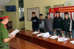 Bị tấn công bởi nhóm có hung khí, người chuẩn bị dao chống đỡ cũng bị khởi tố