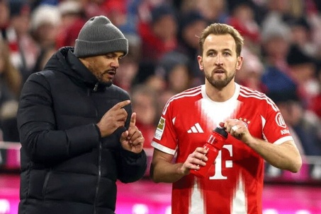 HLV trưởng Bayern Munich gặp vấn đề sức khỏe, Arsenal hưởng lợi lớn