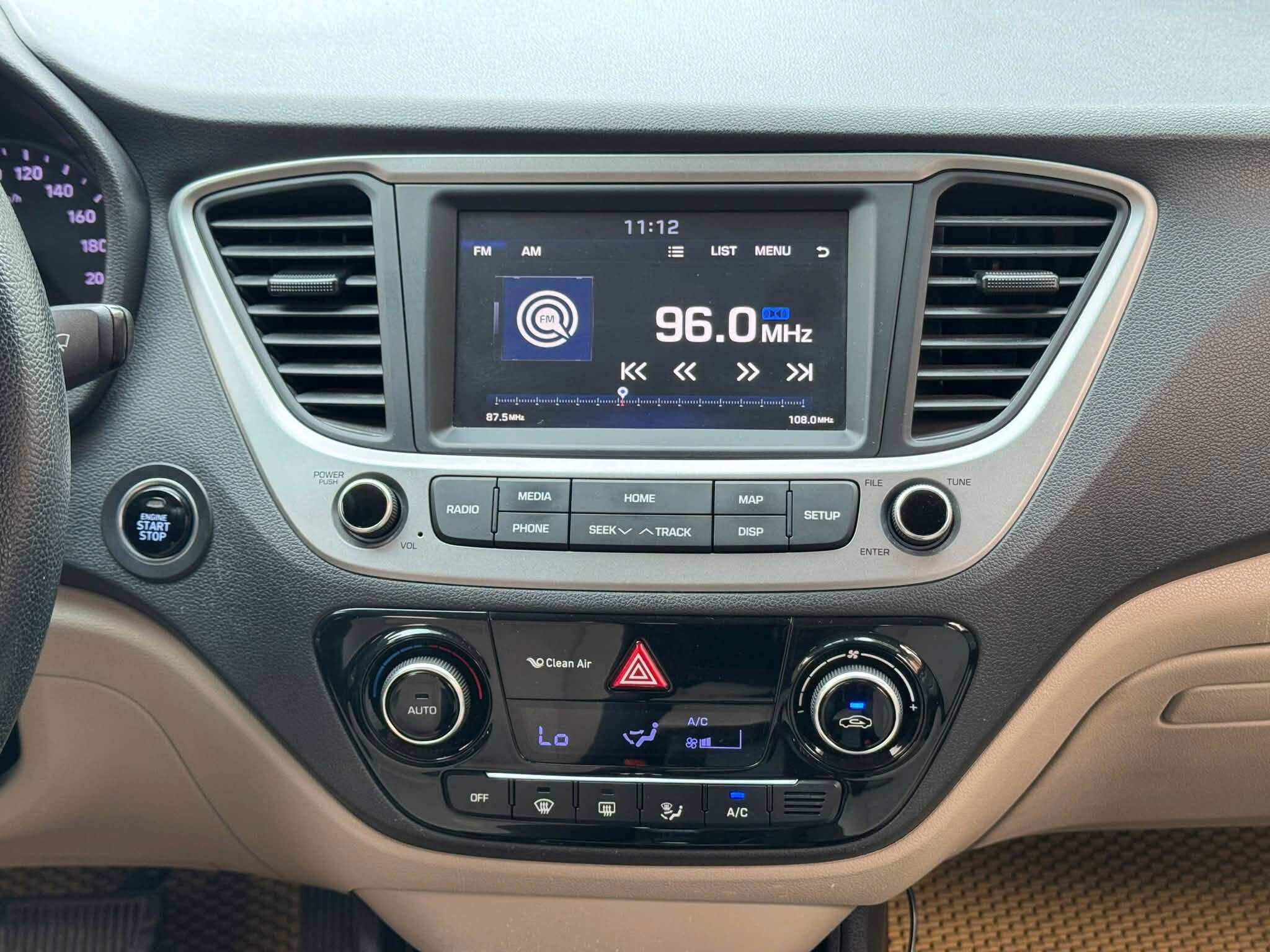 Nữ mới lấy bằng có nên chọn Hyundai Accent cũ để nâng cao tay lái? - 5