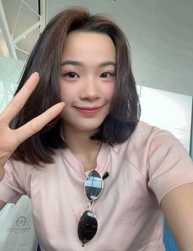 "Cầu lông không chỉ là chuyện thi đấu mà còn là cách mình biến mục tiêu thành hành động mỗi ngày. Từ việc tập luyện, thi đấu đến không ngừng tìm cách cải thiện bản thân, mình hiểu rằng mỗi bước tiến đều bắt đầu từ việc thật sự bắt tay vào làm", Thùy Linh bày tỏ. 