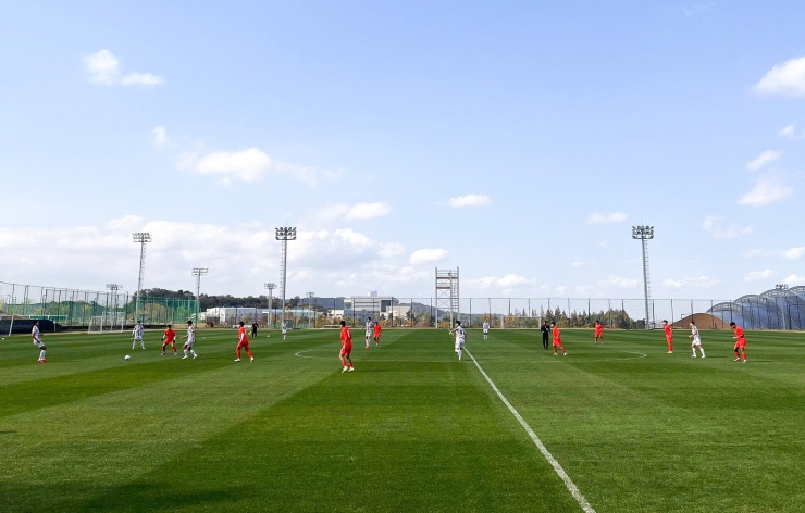 U17 Việt Nam cọ xát với đối thủ mạnh tại Hàn Quốc. Ảnh: VFF