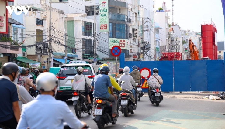 Người dân kỳ vọng những công trình mới sẽ mang đến diện mạo khang trang hơn cho TP.HCM, giúp việc đi lại thuận tiện, cải thiện môi trường sống và mở thêm không gian công cộng, để mỗi người đều được hưởng lợi từ sự phát triển của thành phố.