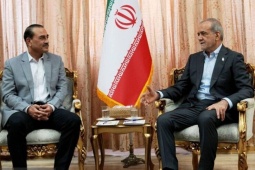 Iran nêu điều kiện đối thoại với Mỹ, thêm tàu chở dầu bốc cháy ở Hormuz