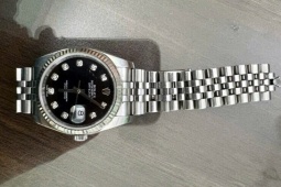 Ai đánh rơi đồng hồ Rolex và tập tiền 500.000 đồng ở Hà Nội?