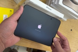 HOT: Video đập hộp iPhone Duo siêu sớm
