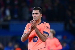 Barcelona nhận "cái tát tỉnh người" vì phụ thuộc Rodri