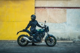 Royal Enfield Guerrilla 450 APEX 2026 trình làng, lái chất, giá hợp lý