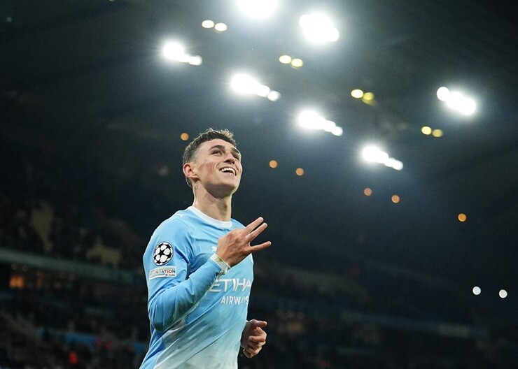 Foden ăn mừng cú hat-trick cho Man City
