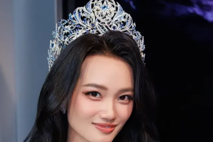 Quỳnh Anh và 5 cô gái bị tước quyền thi Hoa hậu Hoàn vũ