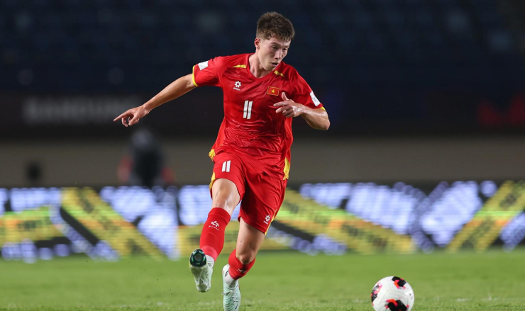 Williams Minh Hoàng được kỳ vọng sẽ trở thành ngôi sao trên hàng công U23 Việt Nam sau khi đã có cơ hội thử sức ở ĐT Việt Nam. Ảnh: VFF