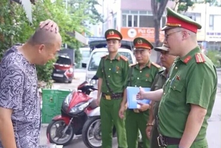 Cốc trà đá 6 triệu đồng trong clip cảnh báo lấn chiếm vỉa hè của Công an phường