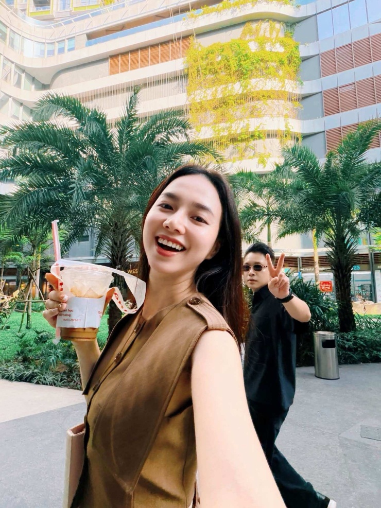 Vẻ căng tràn, đầy năng lượng của Đinh Ngọc Diệp ở tuổi 42.