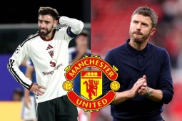 Fernandes chỉ trích HLV Carrick nhưng không bị phạt, Rooney công kích đội trưởng MU