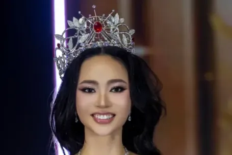 Nữ MC song ngữ cao 1,77m đăng quang 'Miss Charm Vietnam 2026'