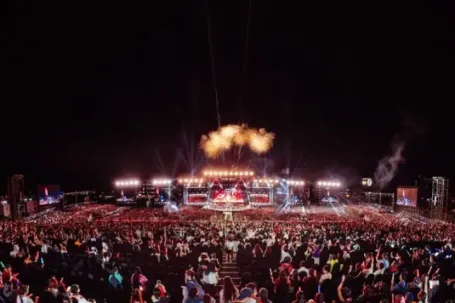 Bóc tách lợi nhuận từ siêu concert cả vạn người