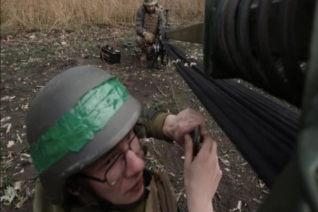Cách táo bạo giúp Ukraine xuyên thủng phòng tuyến của quân Nga, giành lại 16 khu dân cư ở Donetsk
