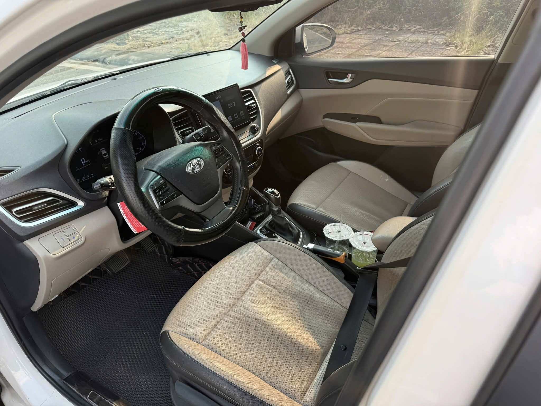 Hyundai Accent: Sau thời gian sử dụng, ưu nhược điểm lộ rõ - 4