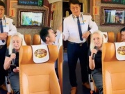 Nữ du khách Italy hát 'Còn gì đẹp hơn' trên tàu hỏa, hành khách Việt mê mẩn