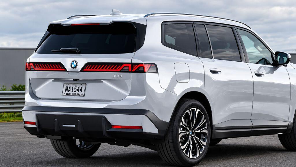 BMW chưa tiết lộ cấu hình kỹ thuật của mẫu SUV mới.