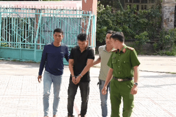VIDEO: Lời khai của hung thủ dùng dao cướp tiệm vàng ở TPHCM