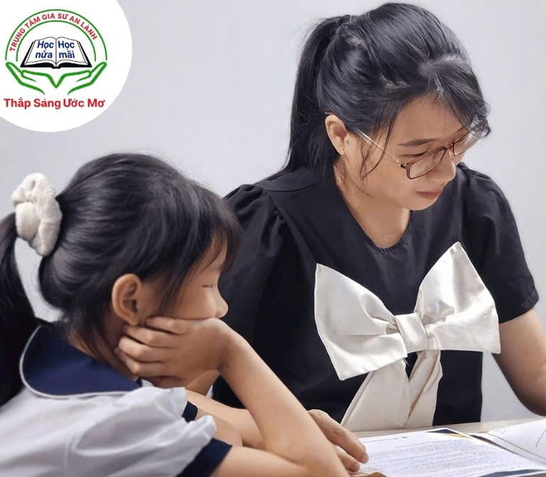Hoạt động dạy kèm tại nhà dành cho học sinh ở các cấp học