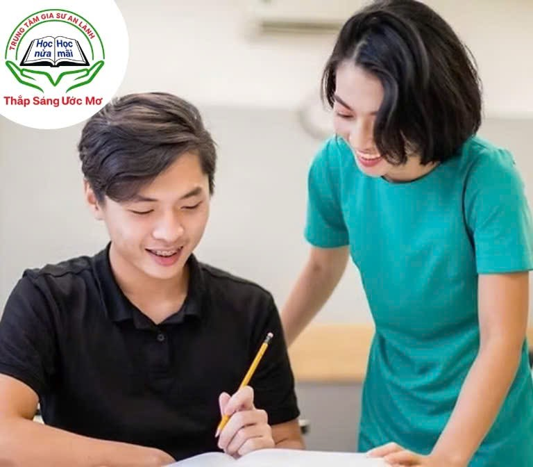 Giáo viên giải đáp những phần kiến thức học sinh chưa hiểu