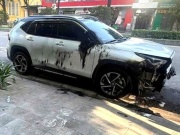 Ô tô bị đốt phá khi đang đậu ven đường, hư hỏng nghiêm trọng ở Huế