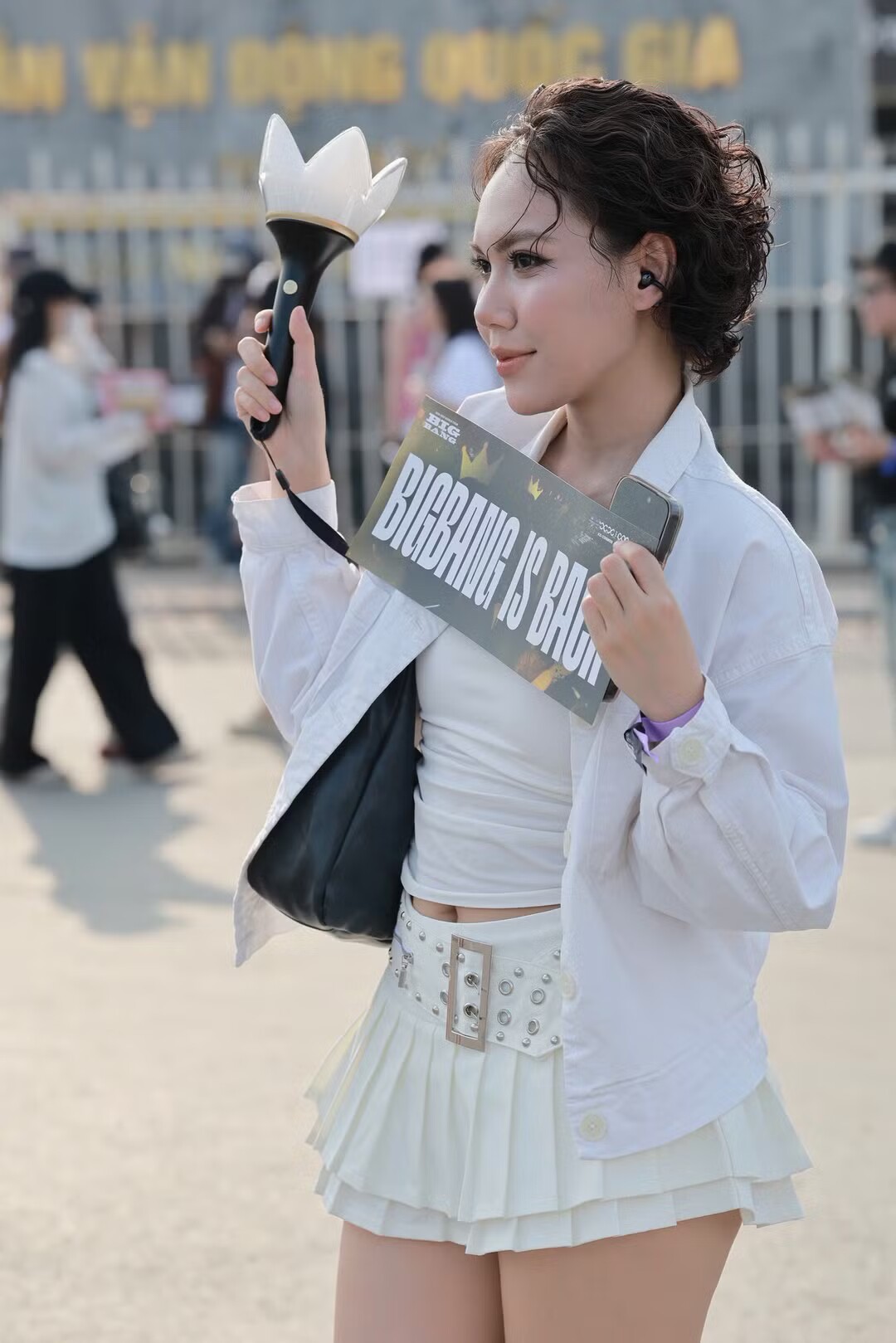 Sân Mỹ Đình thành sàn diễn thời trang.