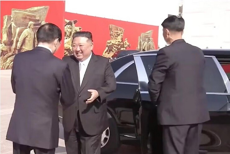 Trung Quốc đăng ảnh chuyến thăm chớp nhoáng của Chủ tịch Triều Tiên Kim Jong-un