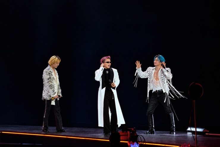 Bữa tiệc thời trang 'đã mắt' của BigBang trên sân khấu Mỹ Đình - 1