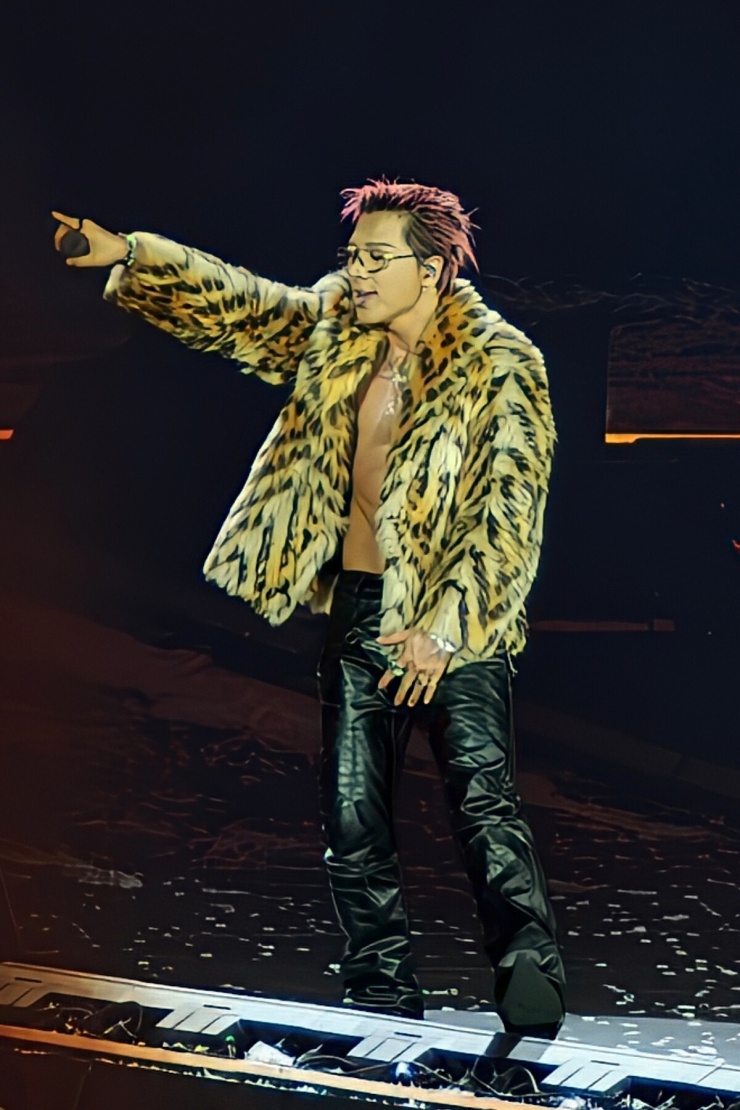 Bữa tiệc thời trang 'đã mắt' của BigBang trên sân khấu Mỹ Đình - 13